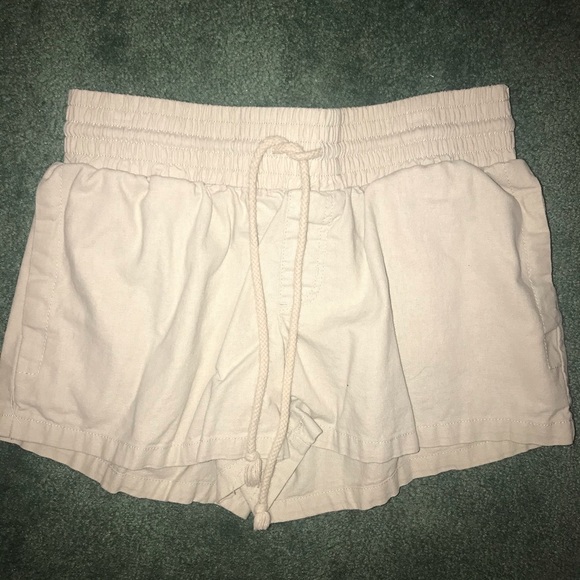 Tan shorts - Picture 1 of 2